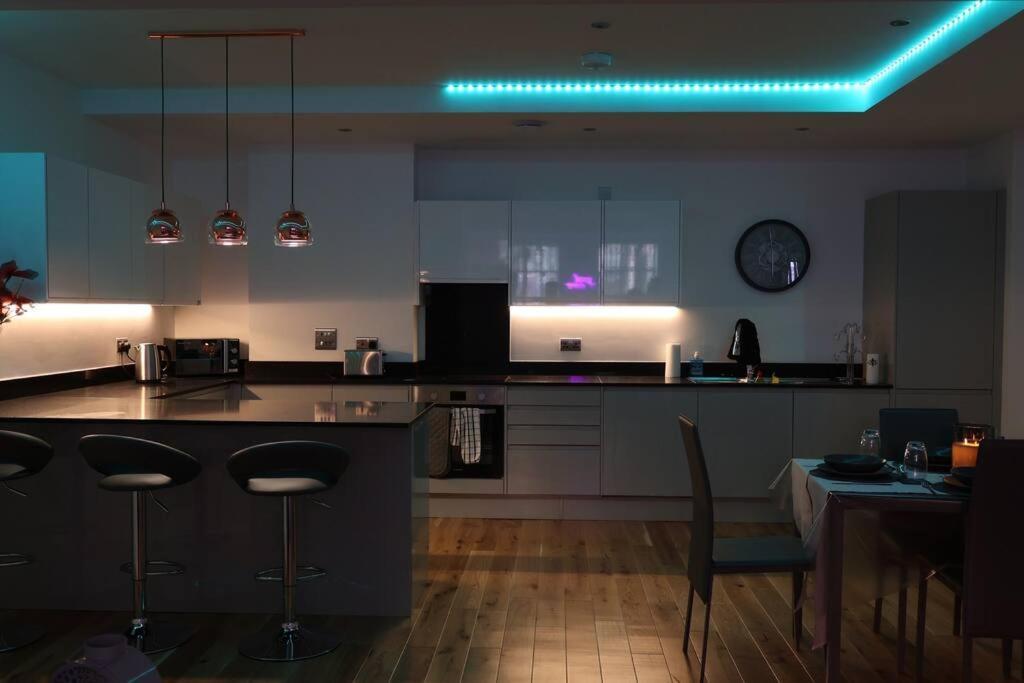 Modern House In Birmingham Βίλα Εξωτερικό φωτογραφία