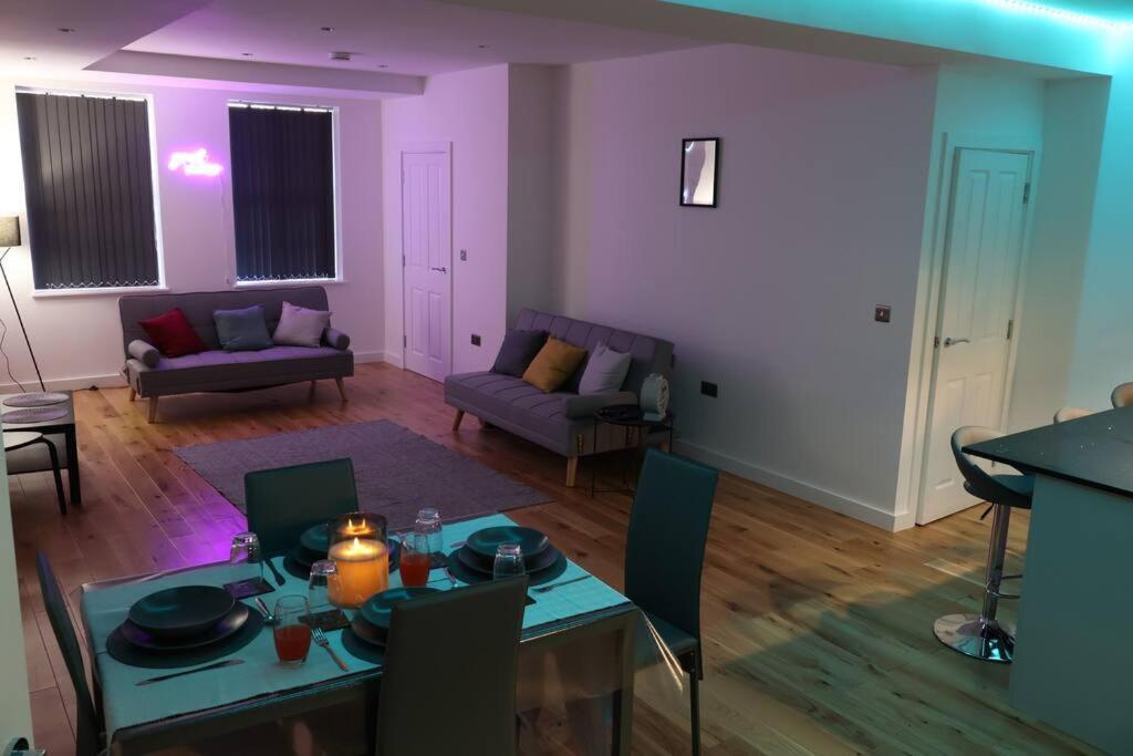 Modern House In Birmingham Βίλα Εξωτερικό φωτογραφία